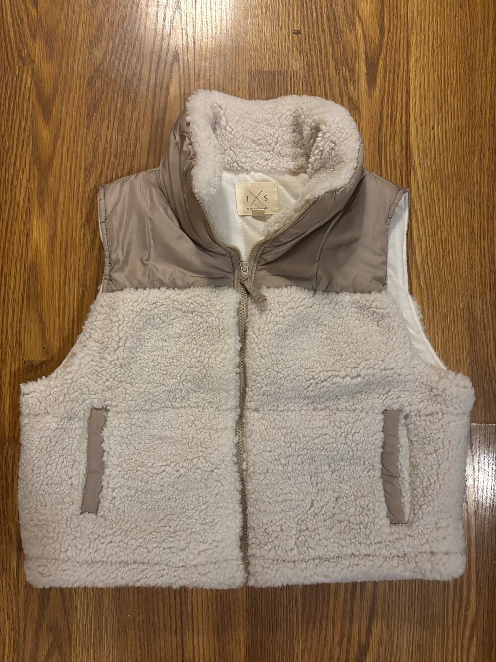 NWOT Thread & Supply Cream Sherpa Outerwear Fall/ Winter Zippered Vest